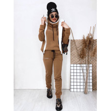 Теплый Костюм-тройка жилетка на меху+кофта+штаны бежевый Теплый Костюм-тройка жилетка на меху+кофта+штаны бежевый