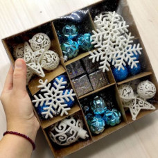 Новорічні прикраси, кульки, сніжинки, візерункові зірки, (52 штуки, діаметр 7 і 3.5 см)