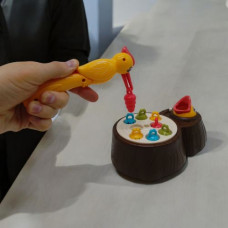 Игра "Накорми птенца", механическая, на батарейках (коричневая)